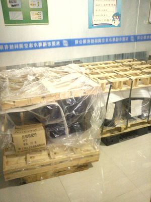 เครื่องพัดลมแบบสกรอลระดับขวาL1000EL-180C3 ความร้อนต่ํา สีดํา