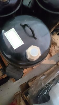 มัลติไลน์ ฮิตาชิ ไฮเซนส์ คอมเพรสเซอร์ 500DHM-80D1 ใช้สำหรับโรงพยาบาล โรงงาน โรงเรียน เครื่องปรับอากาศส่วนกลาง