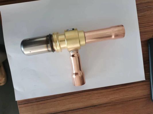 อุปกรณ์เสริมเครื่องทำน้ำเย็น Hitachi วาล์วขยายอิเล็กทรอนิกส์ G7C03588A